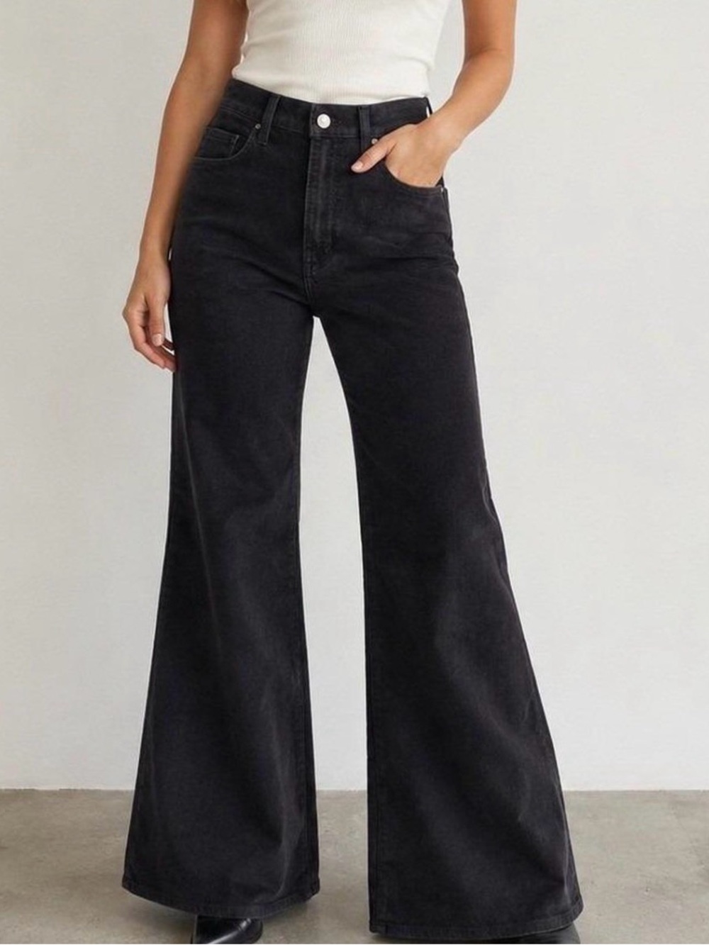 Levi's Ribcage Bell Flare Corduroy Pants 30 Black